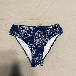 CUPSHE bathing suit bottoms//Small// Navy and White
